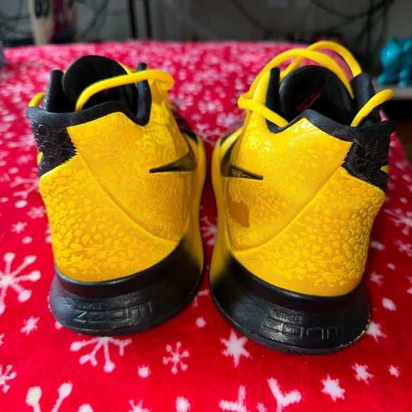 Kyrie 3 'Mamba Mentality - Picture 3 of 5